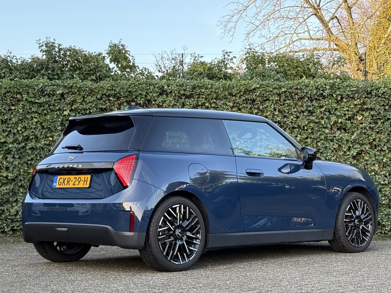 Mini COOPER Mini E | Pakket L | Panorama | Harman/Kardon | JCW Sportstoel.