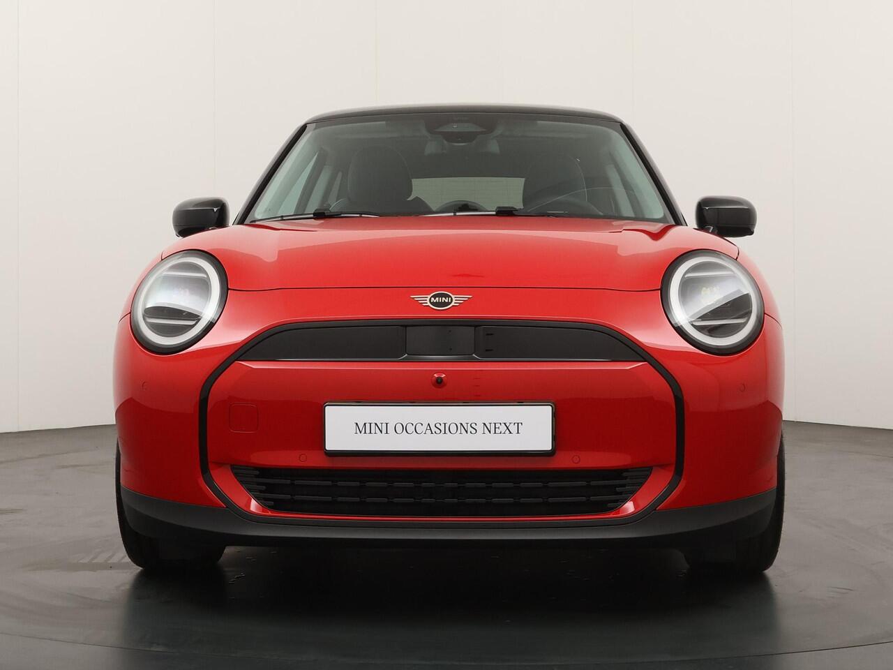 Mini COOPER 3-deurs E Classic Trim | Pakket L | Glazen Panoramdak | Stuur- Stoelverwarming | Head-Up | Harman Kardon | Comfort Access