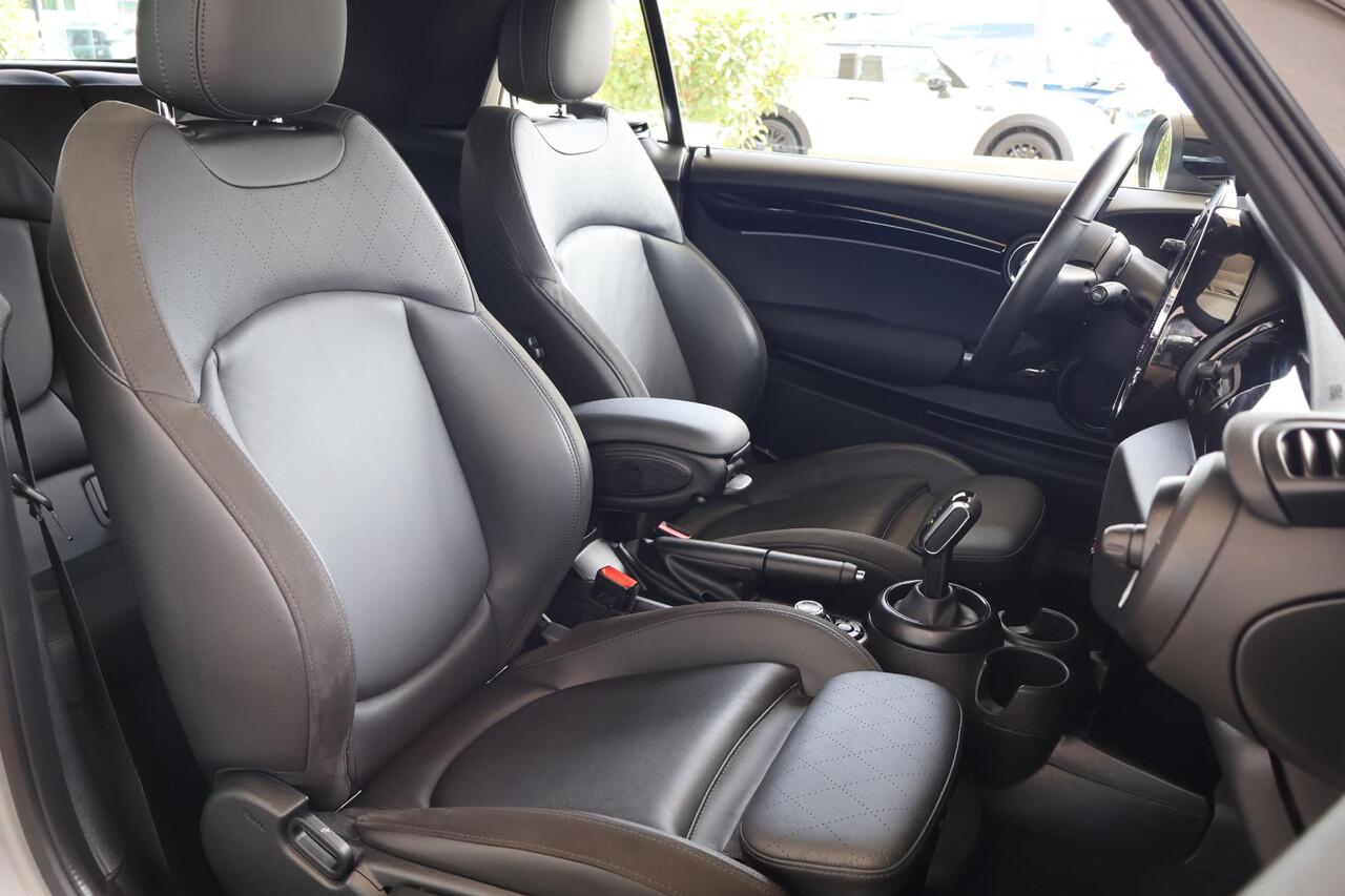 Mini COOPER Mini Cabrio 1.5 Business Edition