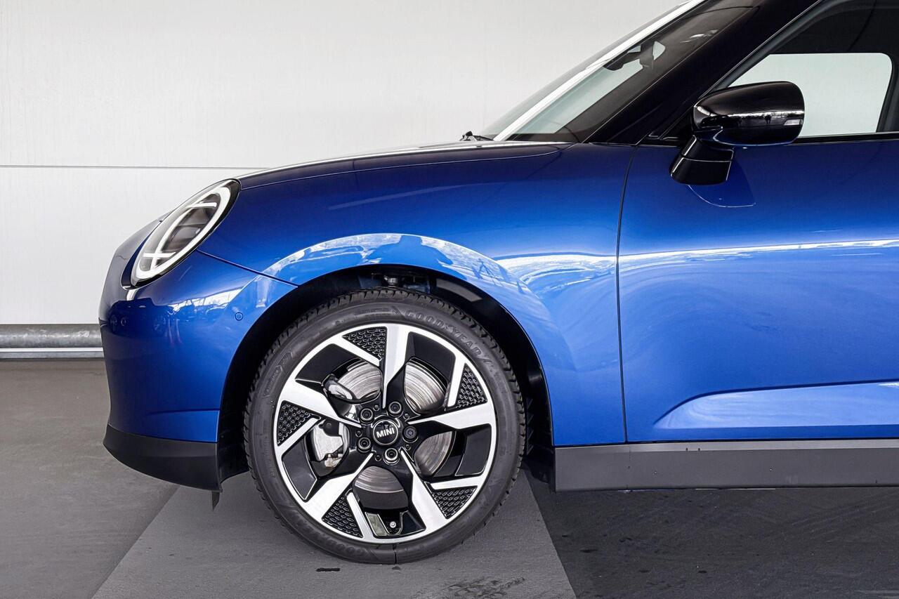 Mini COOPER 3-deurs E Favoured M 40.7 kWh