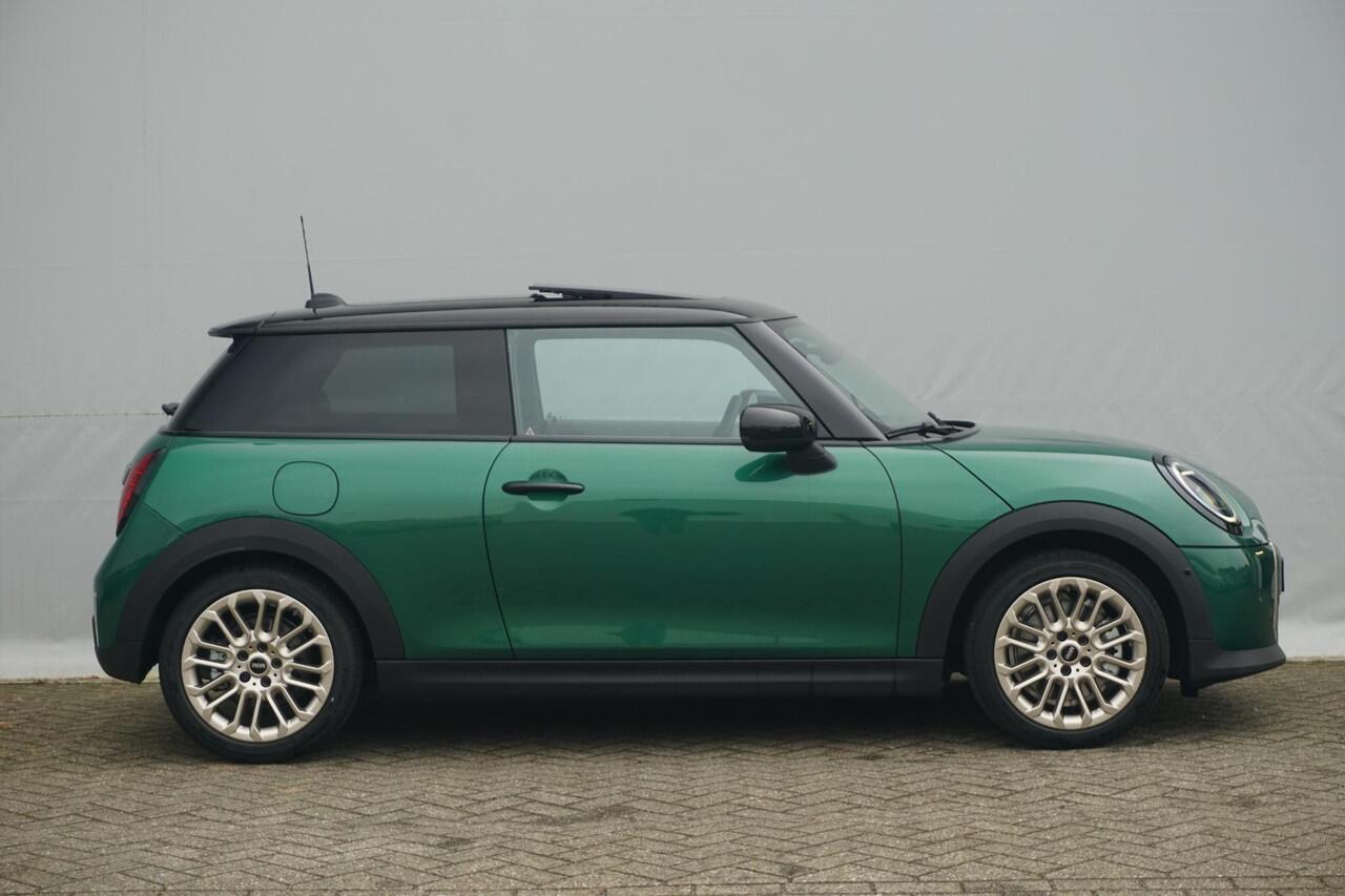 Mini COOPER 3-Deurs C Favoured / Panorama Dak / Stoel en Stuurverwarming