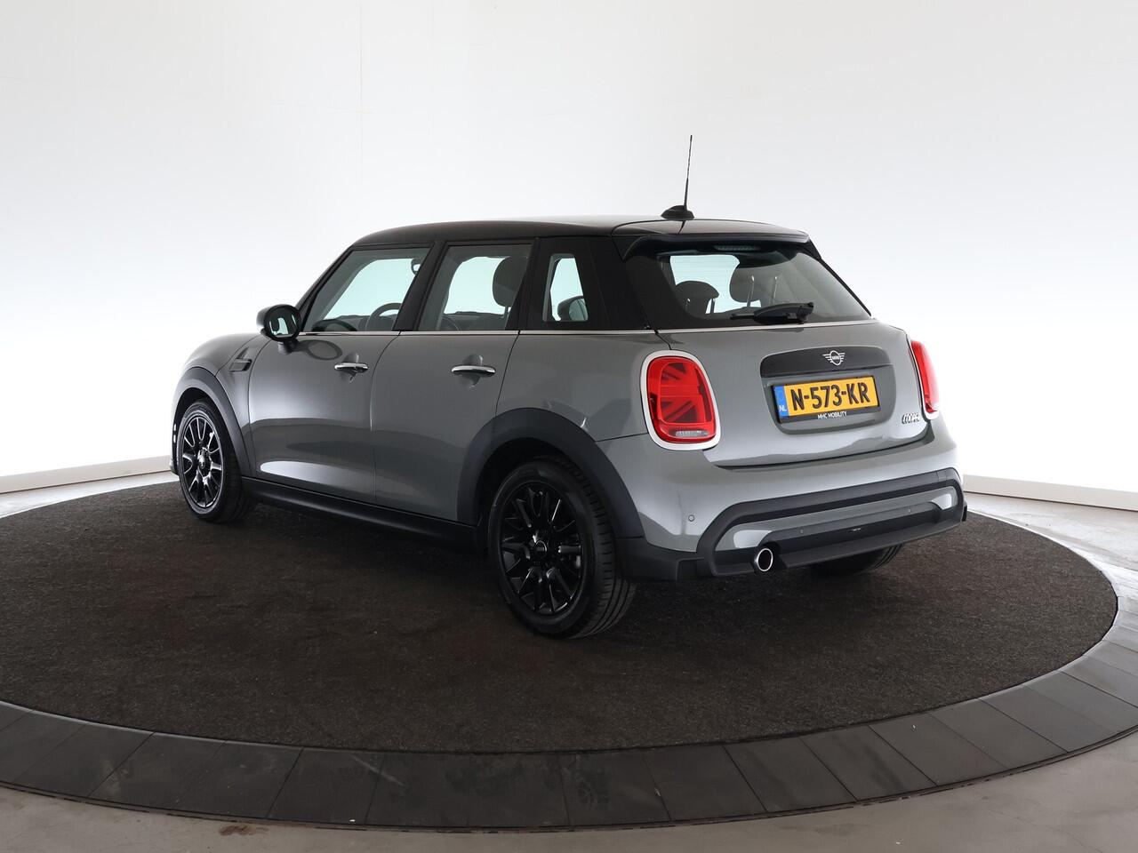 Mini COOPER Mini 1.5 Business Edition | Black style | PDC | Clima |*
