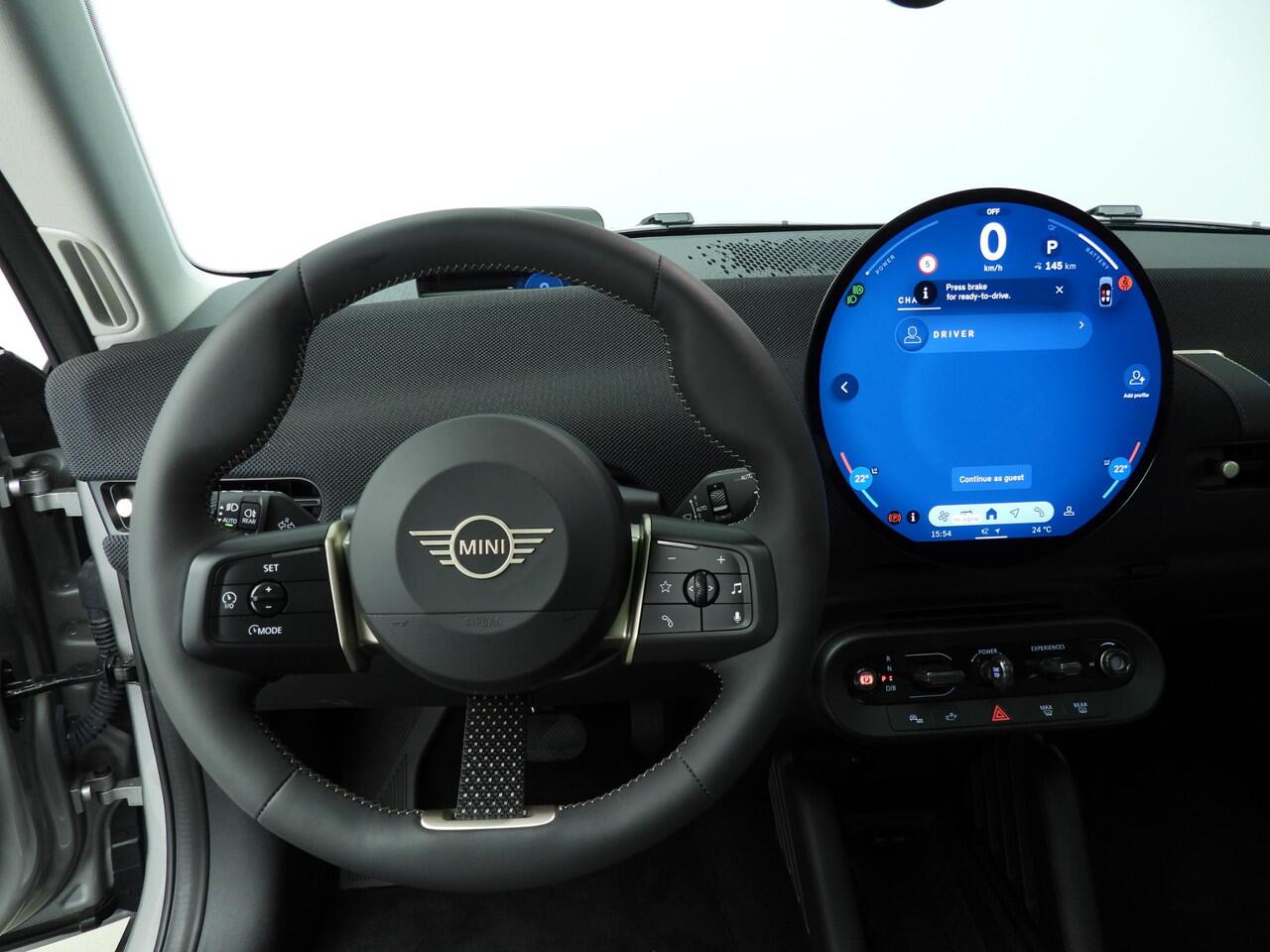 Mini COOPER 3-deurs E Classic Trim / Pakket L / Harman-Kardon / Panoramadak / Getint glas / Park assist / Head-up / Alu wielen 18 inch