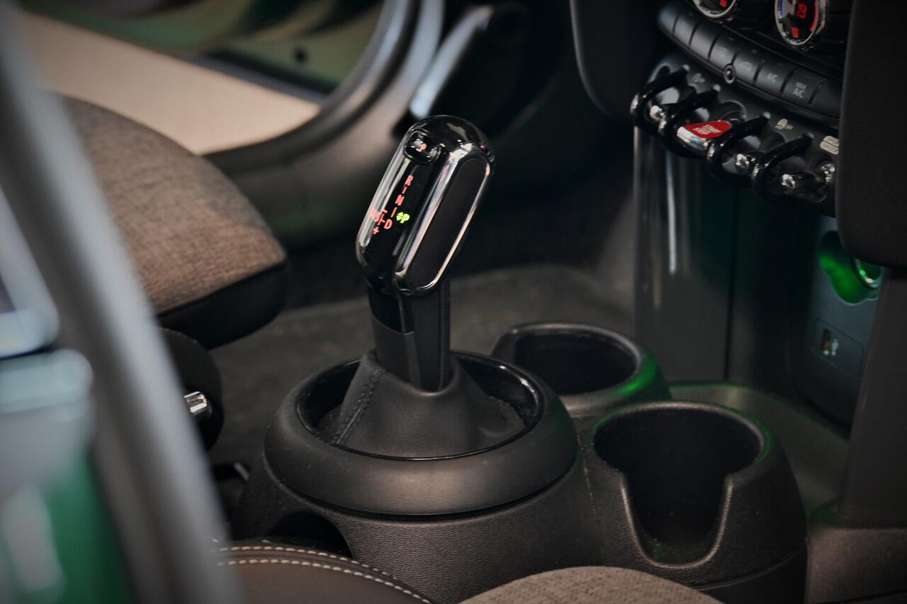 Mini COOPER Mini automaat 1.5 Business Edition AUTOMAAT / Harman Kardon