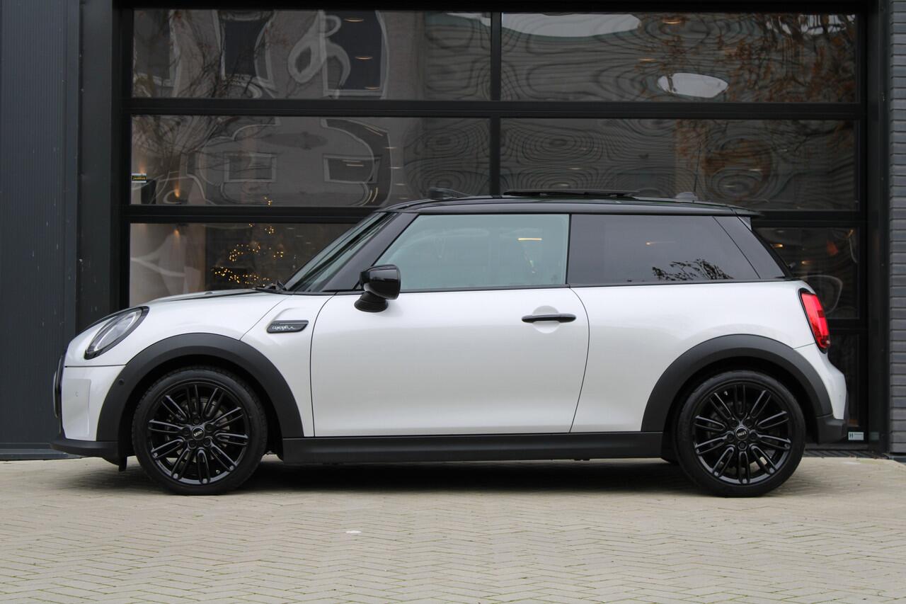 Mini COOPER Mini 1.5 Camden Plus Edition | NAP | PANO | HUD | H&K | CAMERA | CARPLAY | STOELVERW |