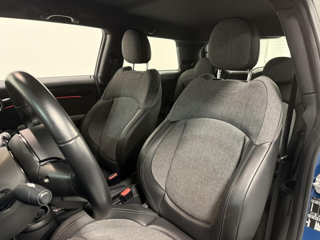 Mini COOPER Mini 1.5 Business Edition/ Automaat/ Led/ Navi/ Cruise