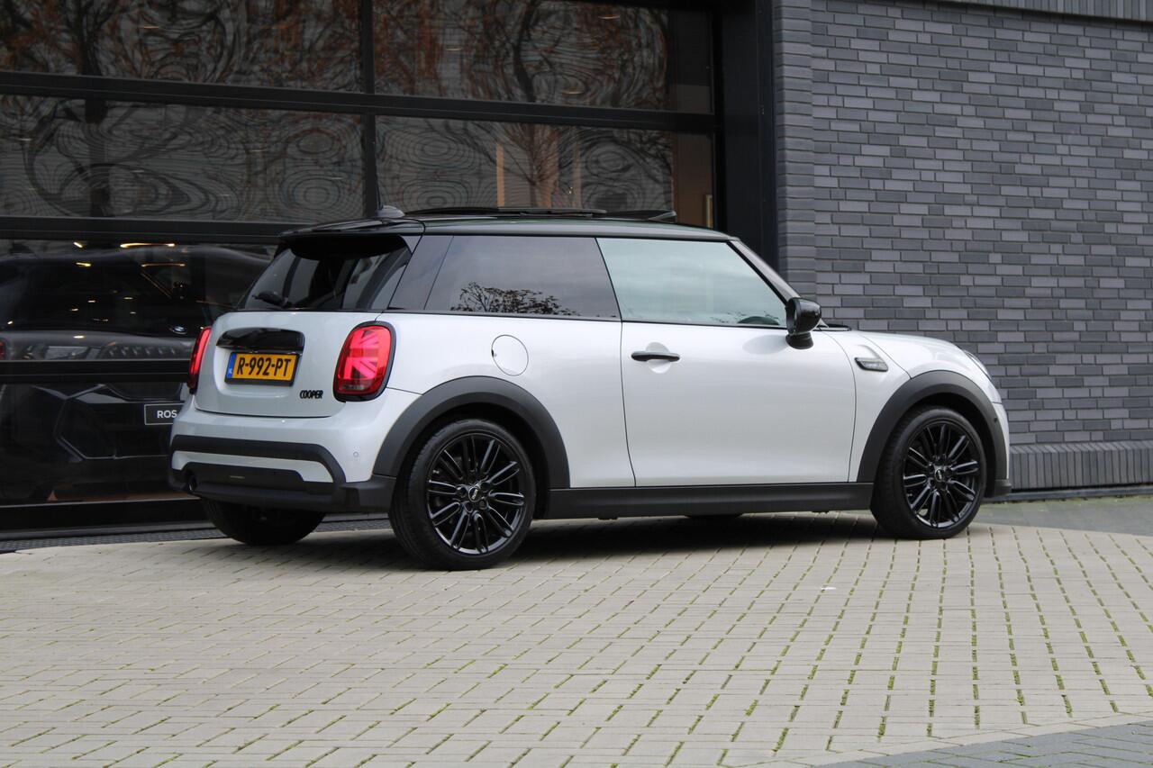 Mini COOPER Mini 1.5 Camden Plus Edition | NAP | PANO | HUD | H&K | CAMERA | CARPLAY | STOELVERW |