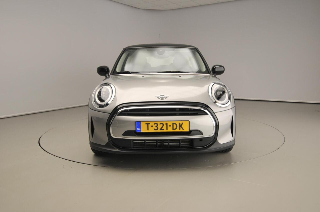 Mini COOPER 3-deurs Handgeschakeld / LED / DAB / PDC / Climate / Cruise / Navi / Alu wielen 17 inch