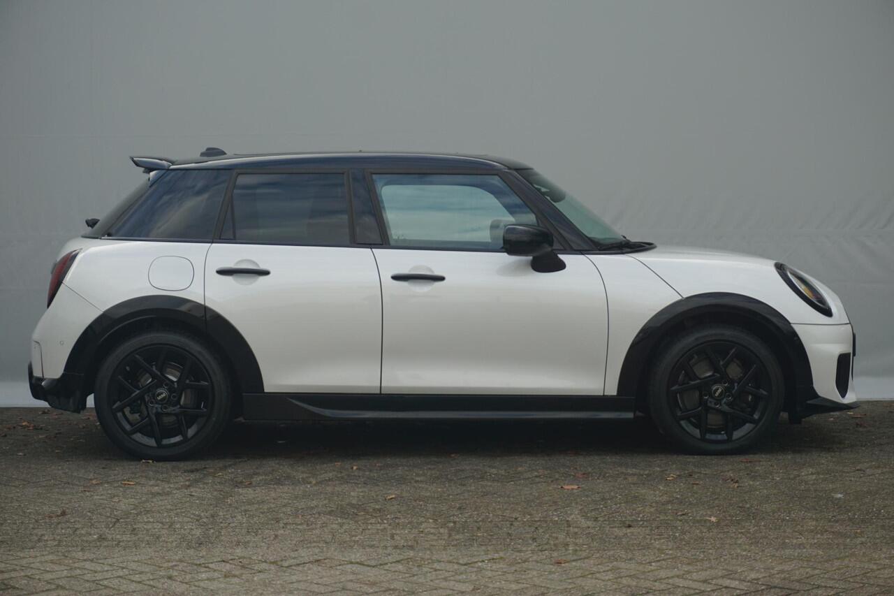 Mini COOPER 5-deurs C | John Cooper Works Trim | Pakket XL | Harman Kardon | Elektrische Voorstoelen | Driving Assistant Plus | Head-Up Display | Panoramadak | Comfort Access