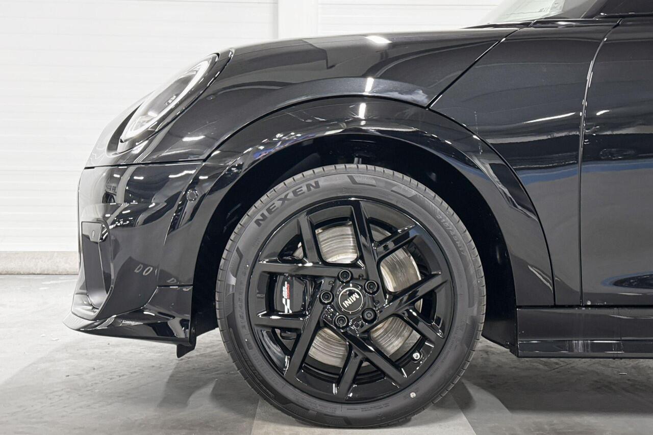 Mini COOPER C | John Cooper Works Uitvoering | Pakket M | 17" John Cooper Works Sprint Spoke Black