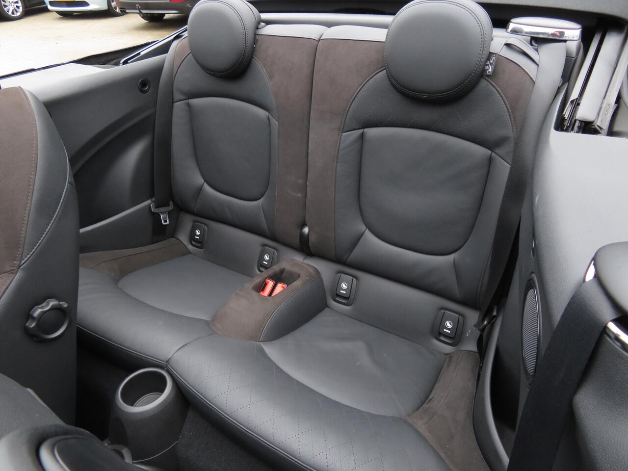 Mini COOPER Mini Cabrio 1.5 Automaat Classic Trim 1e Eigenaar Airco Cr-Control CarPlay