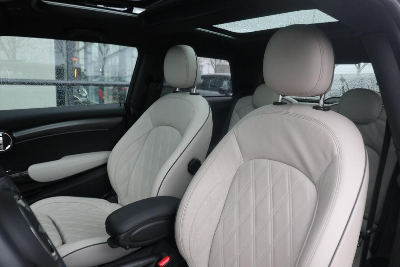 Mini COOPER 3-Deurs | Leder | Achteruitrijcamera | Panoramadak | Comfort Acces