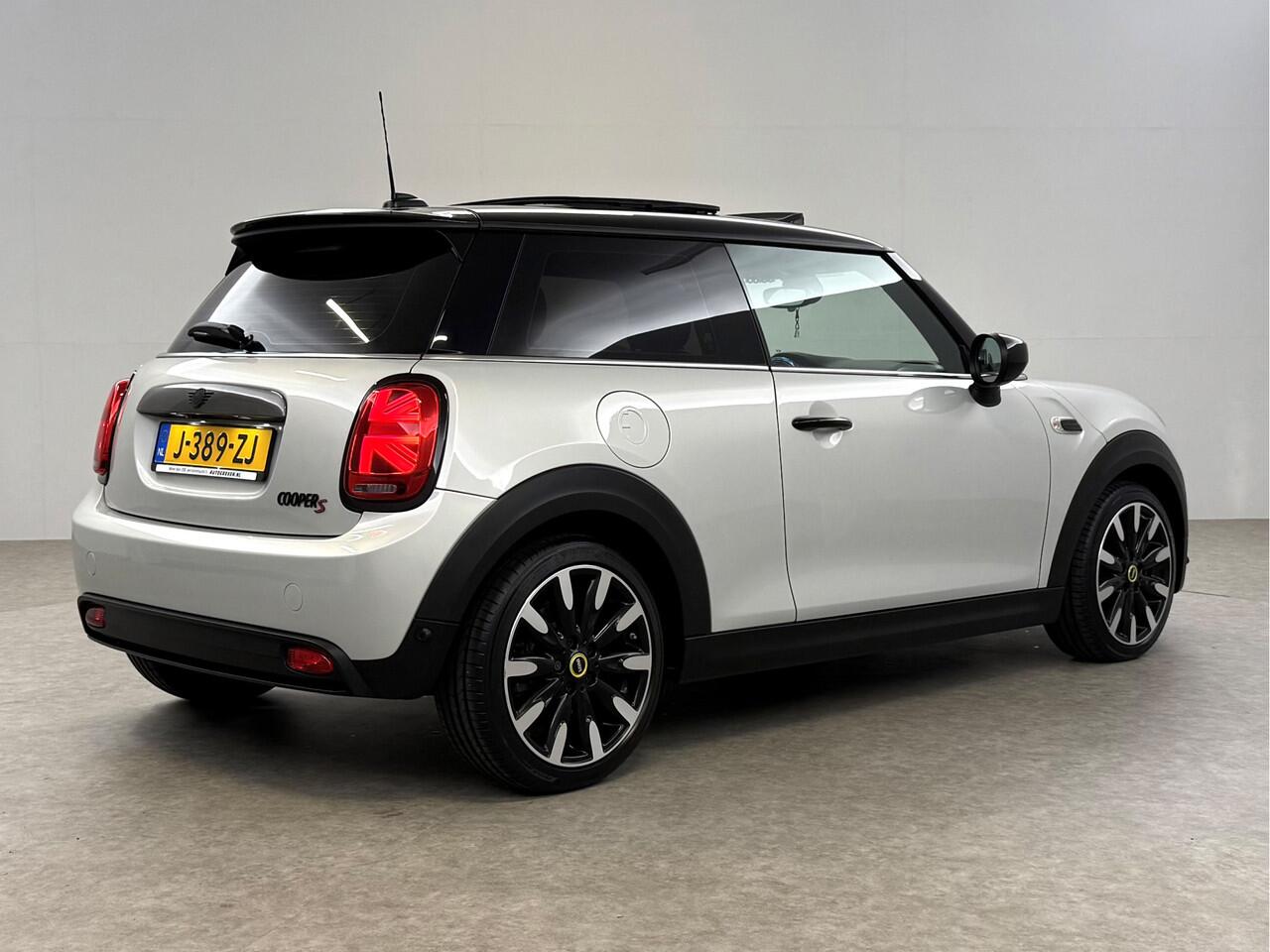 Mini COOPER Yours 33 kWh | SOH 92% | Snelladen | Pano | H/K | Sfeer | HuD | Virtual | Camera | Carplay | Stoelverw. | Keyless | NAP