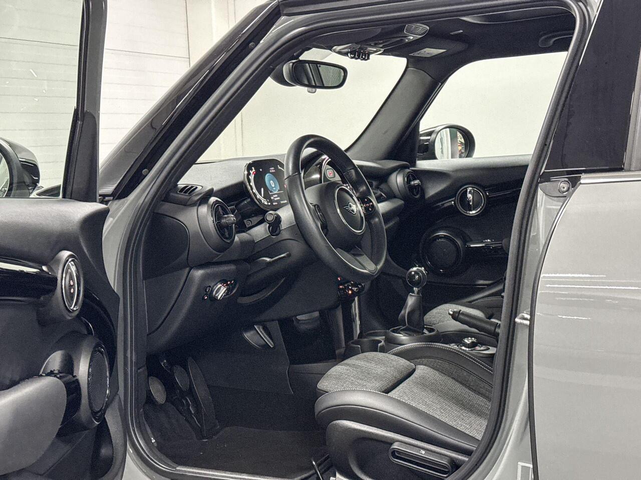 Mini COOPER 5-deurs 1.5 Classic