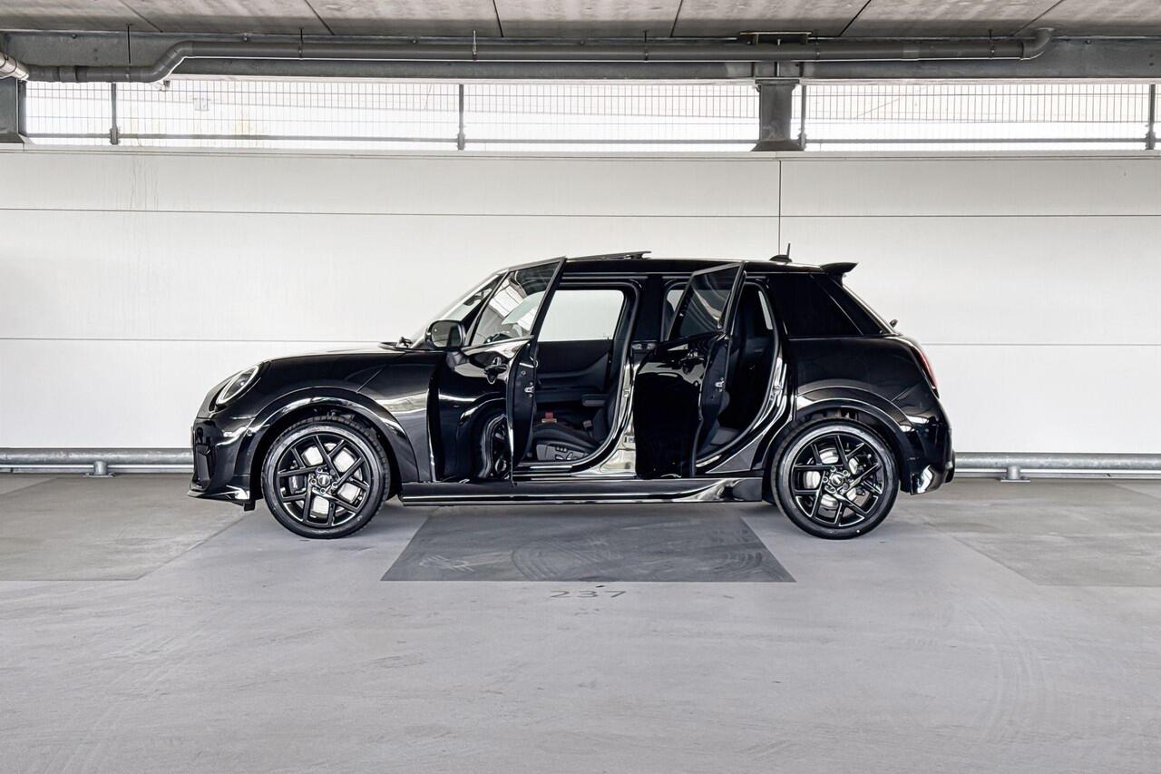 Mini COOPER 5-deurs 1.5 Cooper C John Cooper Works | Glazen panoramadak | Pakket XL