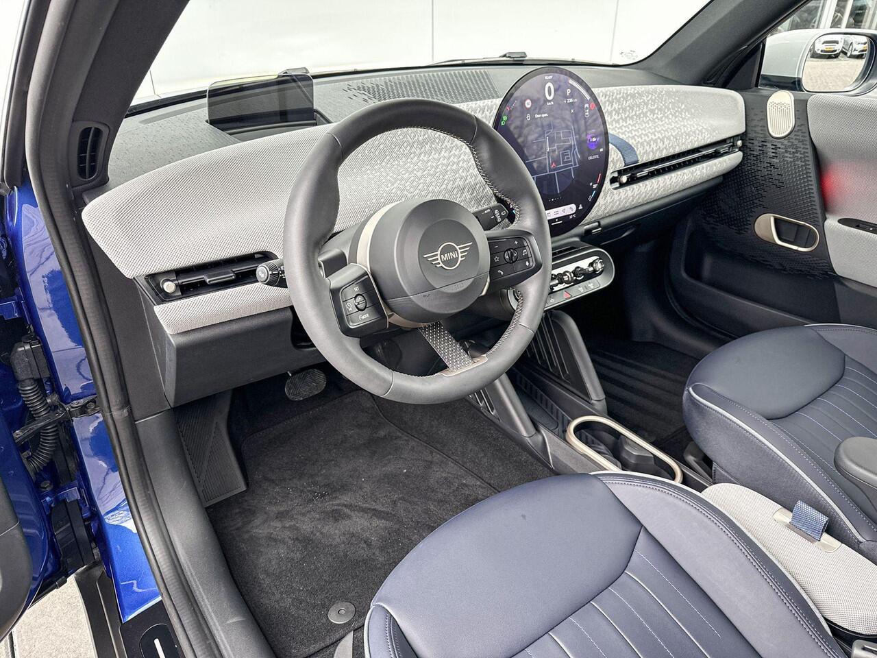 Mini COOPER E Favoured M 40.7 kWh / Selections