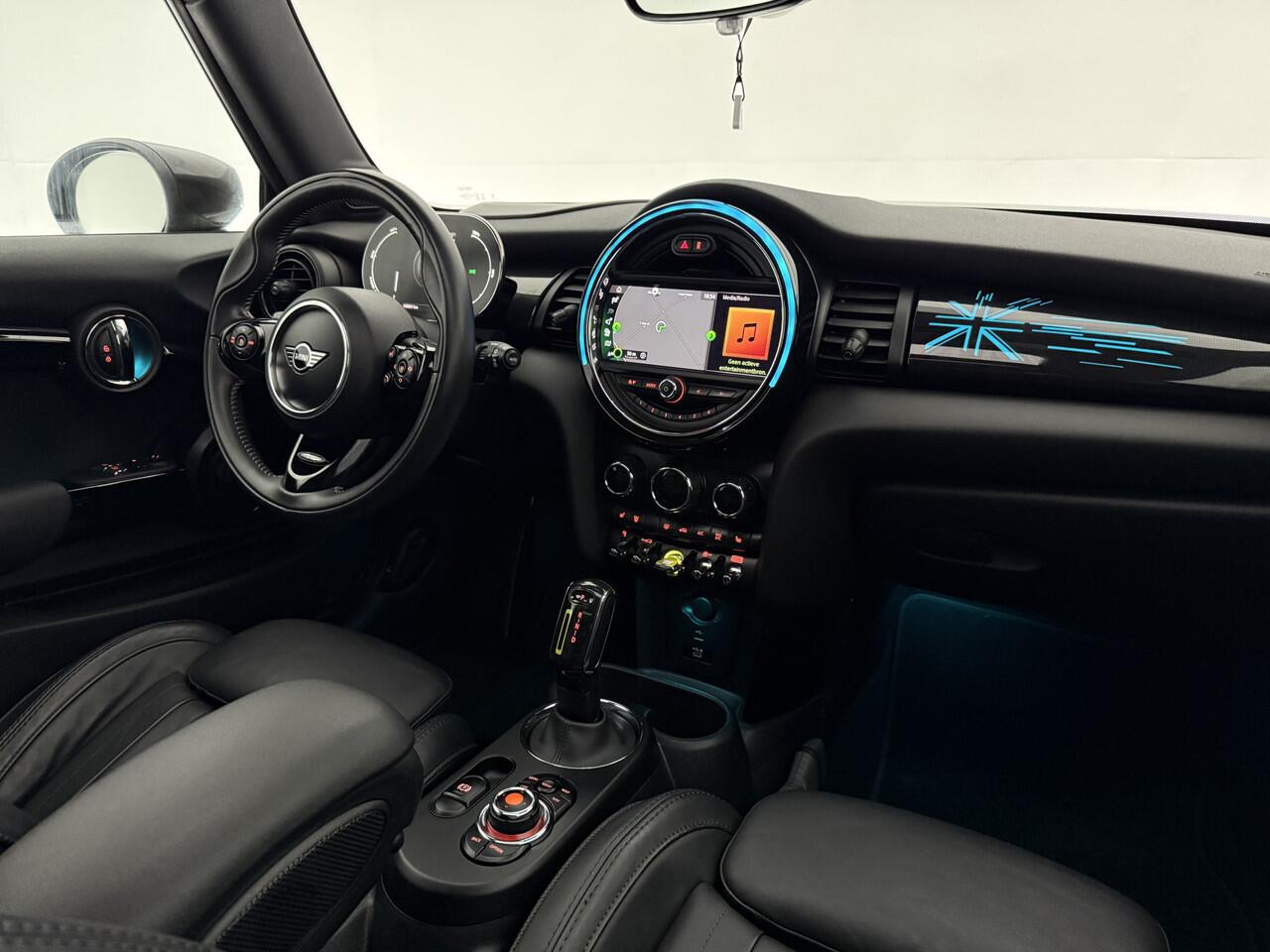 Mini COOPER Yours 33 kWh | SOH 92% | Snelladen | Pano | H/K | Sfeer | HuD | Virtual | Camera | Carplay | Stoelverw. | Keyless | NAP