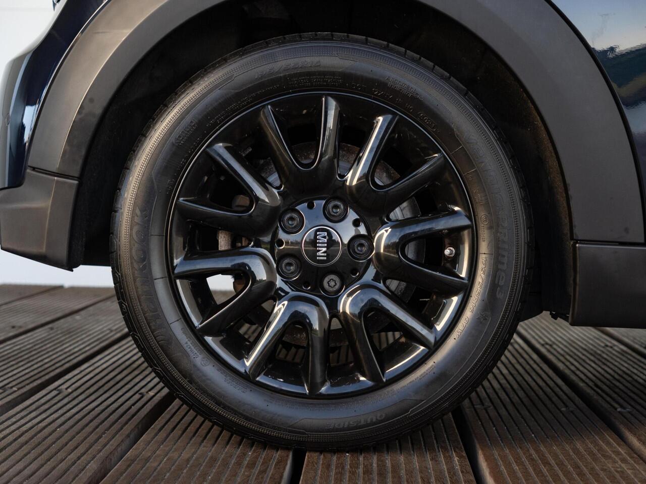 Mini COOPER 3-deurs Glazen Panoramadak + Stuur- en stoelverwarming + Achteruitrijcamera + Comfort Access