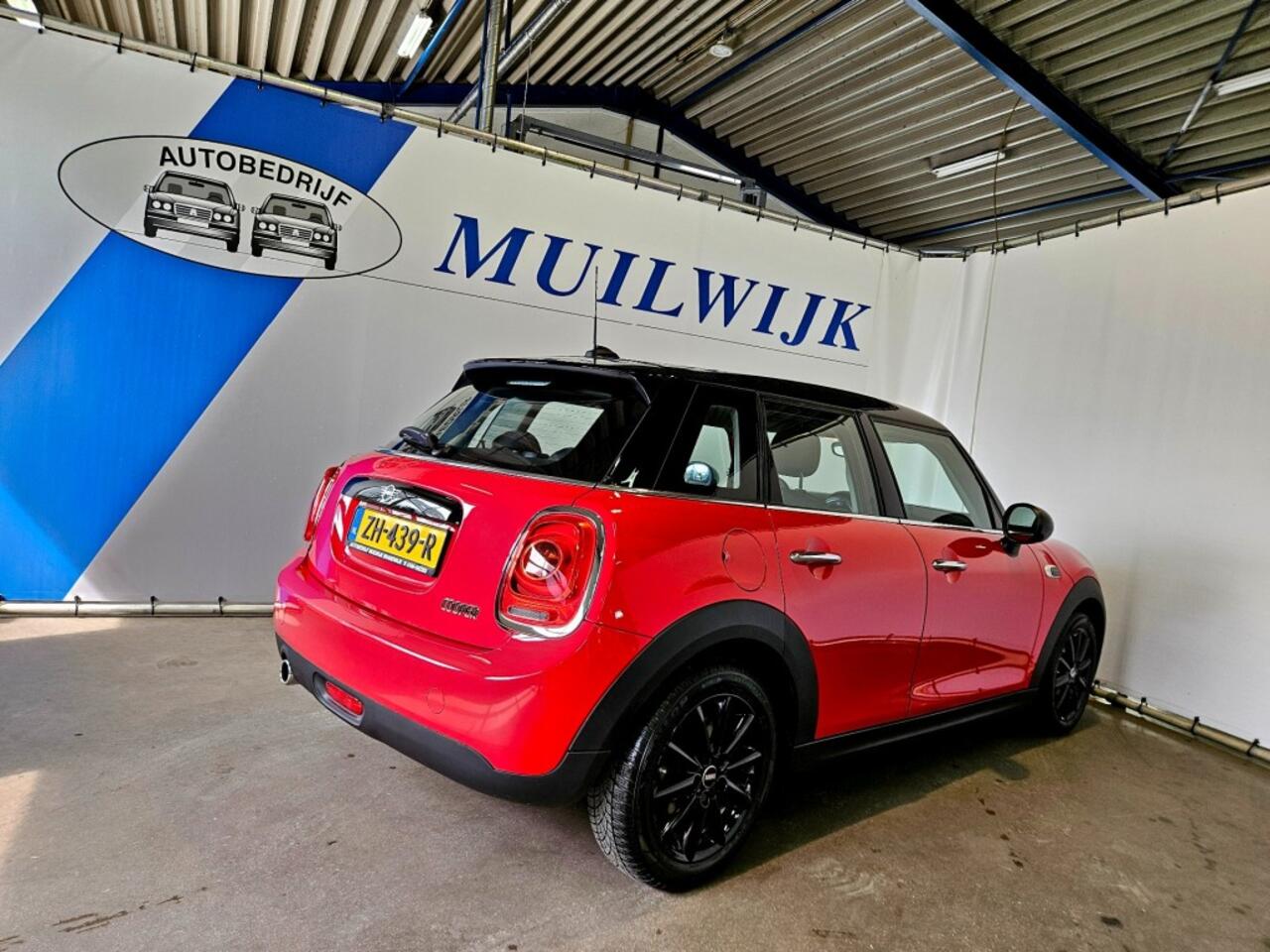 Mini COOPER 1.5 Cooper Business Edition / Automaat / Navi / NL Auto