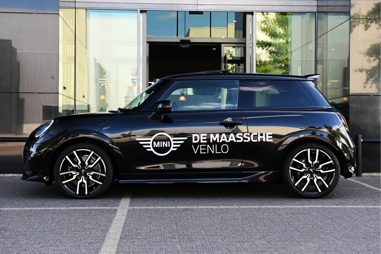 Mini COOPER Hatchback C Automaat / John Cooper Works / Pakket M / 18" JCW Lap Spoke 2-tone