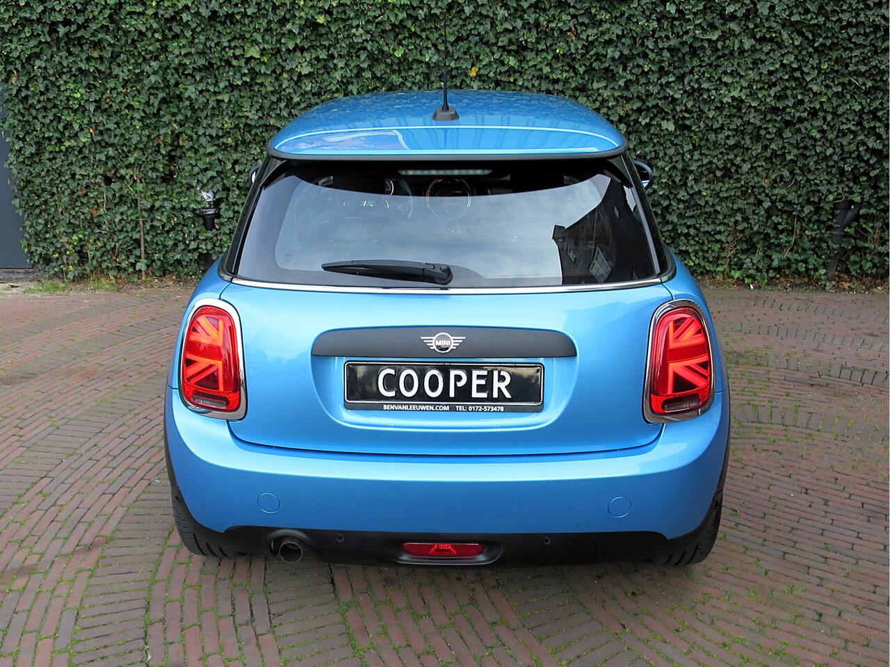 Mini COOPER 1.5 One Pepper F56 LCI met LED, Park ass., Clima, BT en 16"