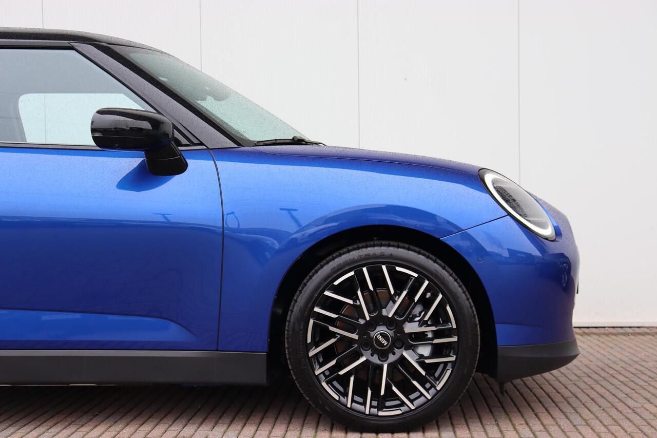 Mini COOPER 3-deurs E | Favoured L 18 inch/ Stuurwiel verwarming/ Comfort Access/ panoramadak/ Harman-Kardon/ Panoramadak