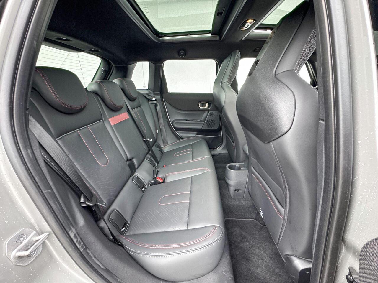 Mini COOPER 5-deurs 1.5 Cooper C John Cooper Works Pakket M