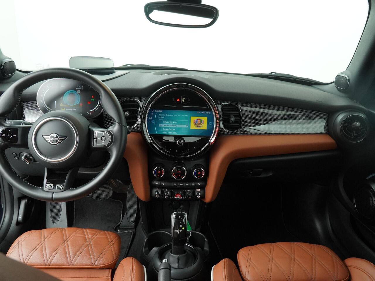 Mini COOPER Cabrio MINI Yours | Achteruitrijcamera | Stoelverwarming | Head-Up | Keyless Entry |