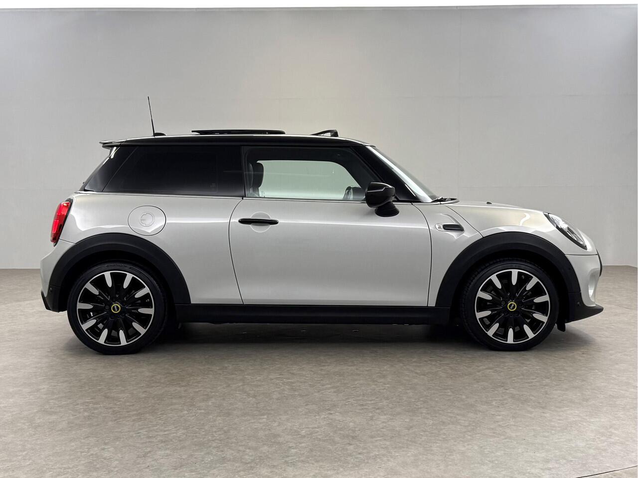 Mini COOPER Yours 33 kWh | SOH 92% | Snelladen | Pano | H/K | Sfeer | HuD | Virtual | Camera | Carplay | Stoelverw. | Keyless | NAP