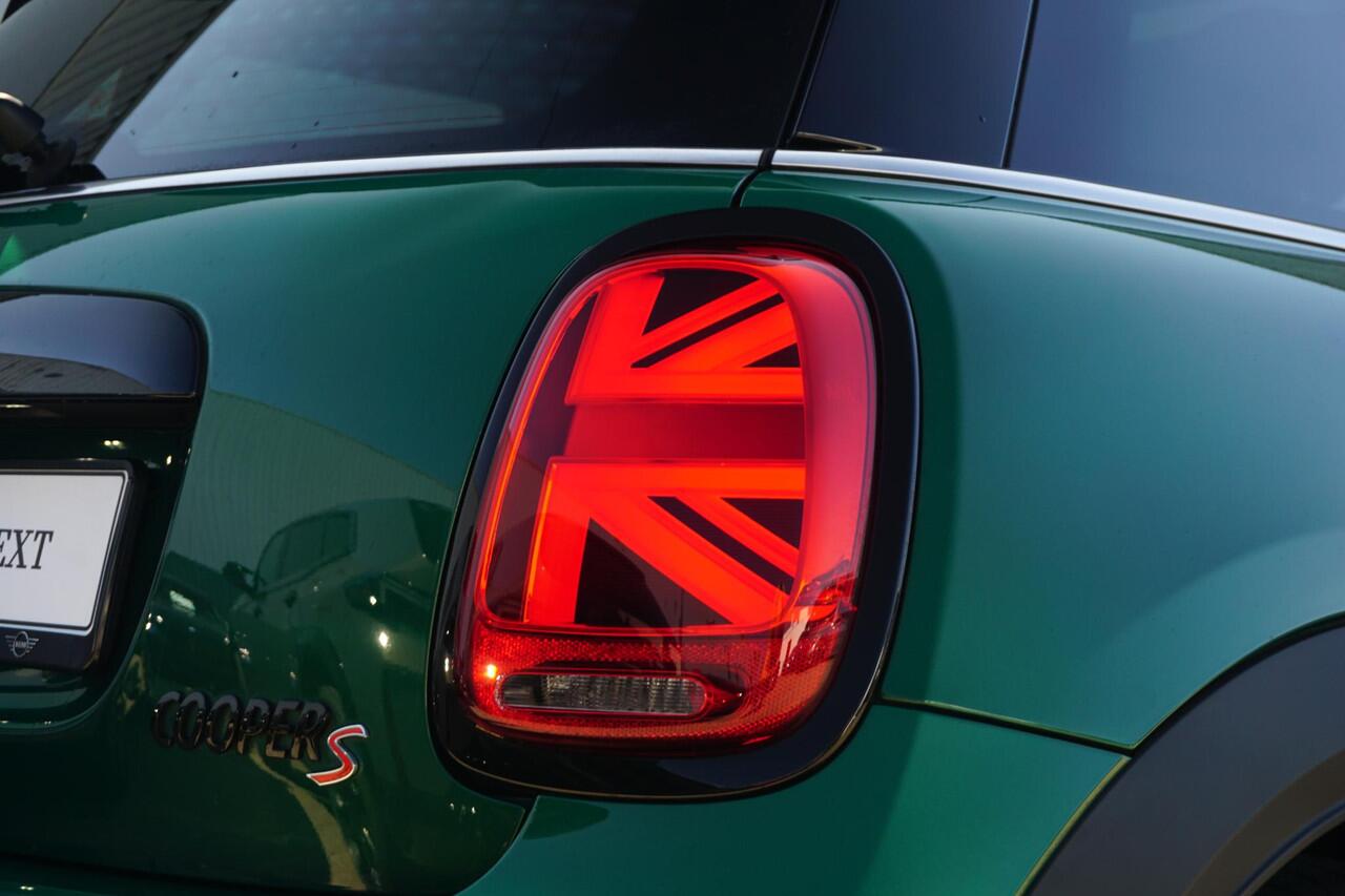 Mini COOPER Cooper S John Cooper Works Panoramadak / Harman Kardon / Comfort Access / Driving Assistant