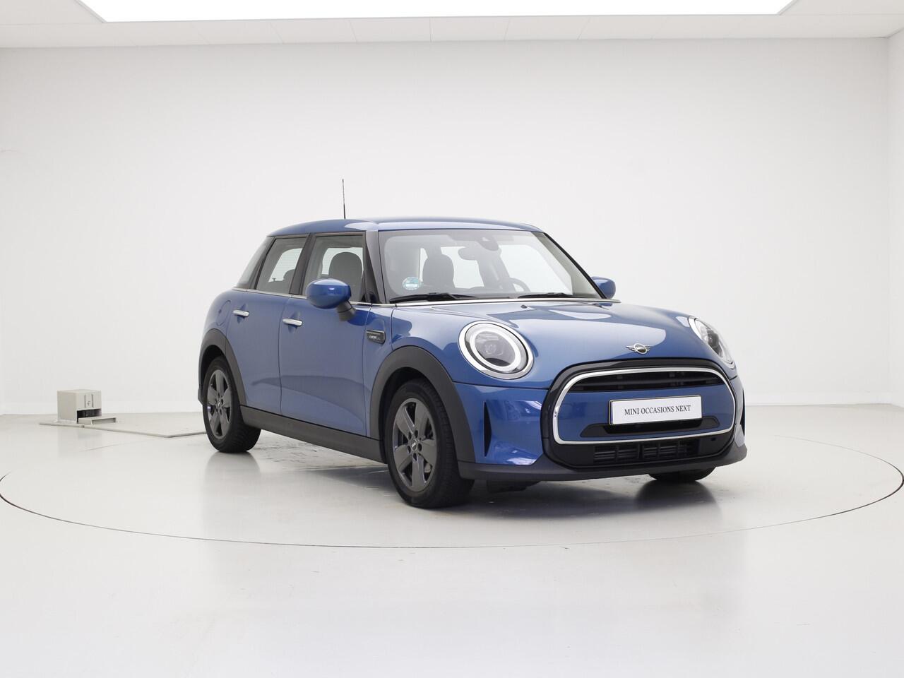 Mini COOPER 5-deurs 1.5 Classic | Navigatie | LED | PDC | Apple CarPlay | Automaat
