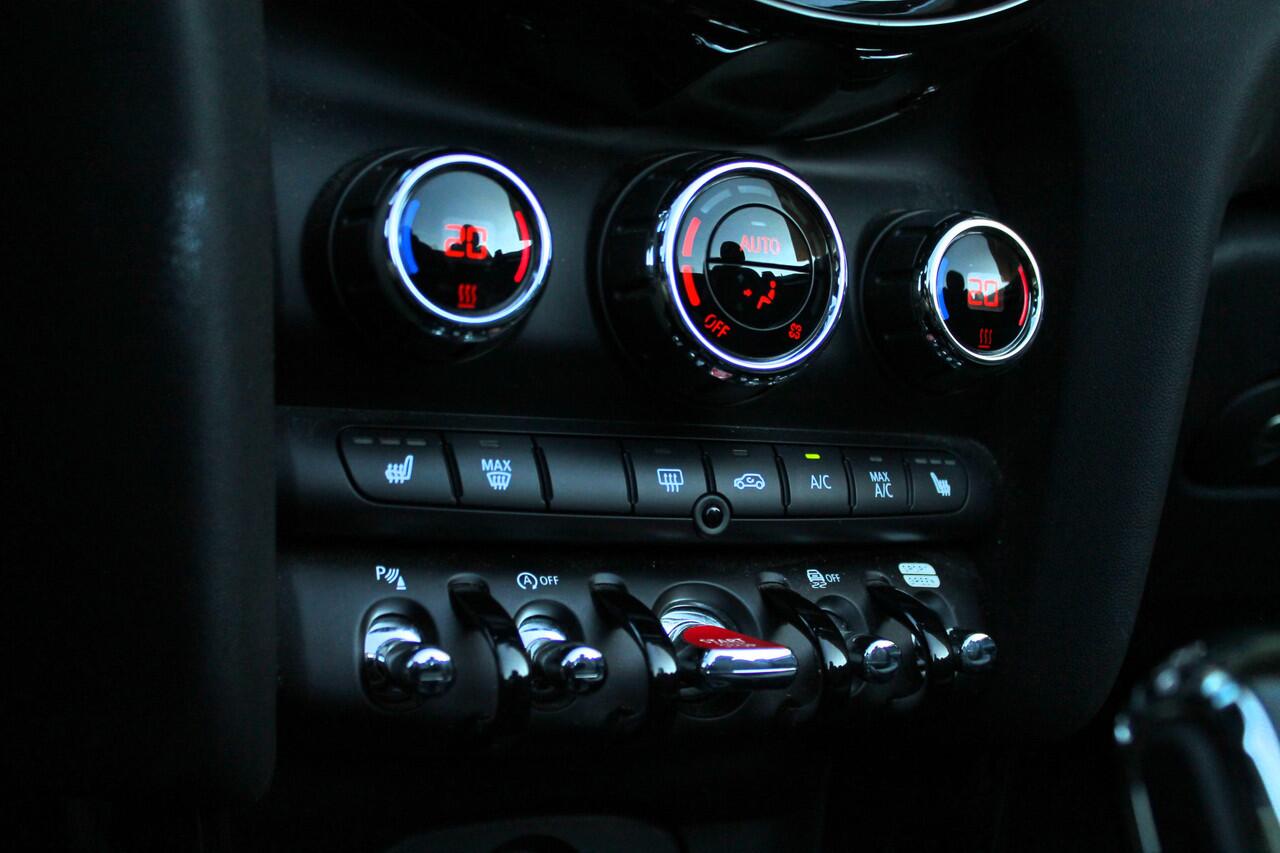 Mini COOPER Cabrio Classic Automaat / Sportstoelen / Stoelverwarming / LED / Cruise Control / Harman Kardon / Achteruitrijcamera / Comfort Access