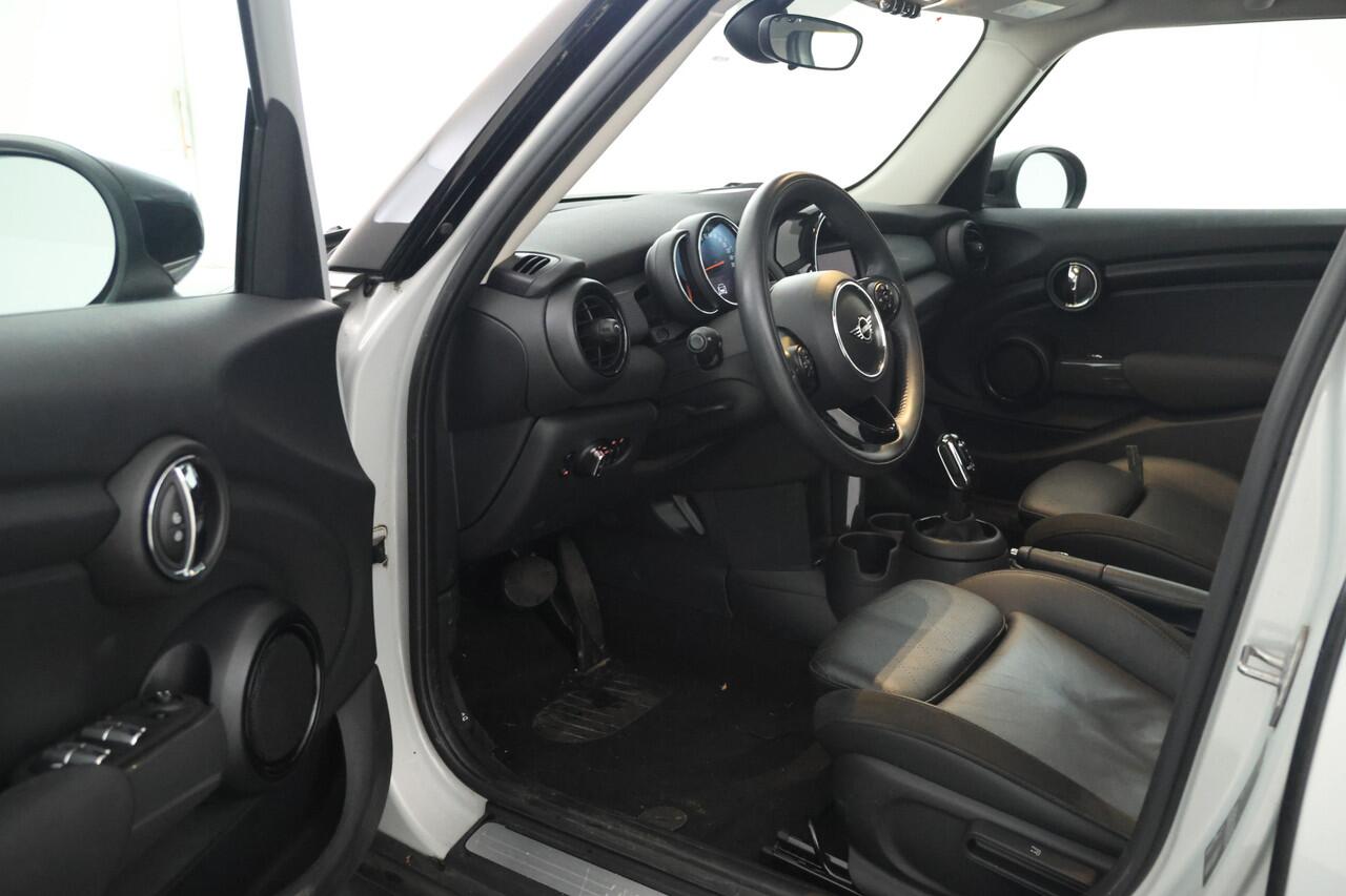 Mini COOPER Mini 1.5 Business Edition Automaat, Navigatie, Leer, Panorama,