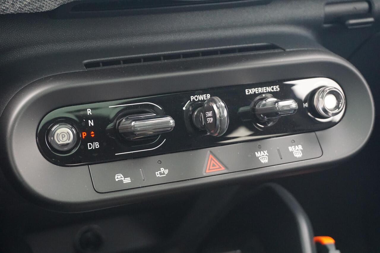 Mini COOPER E Favoured Trim | Pakket L | Comfort Access | Panoramadak | Stoel & Stuurverwarming | Harman Kardon | Head-Up Display | Driving Assistant | Parking Assistant Plus