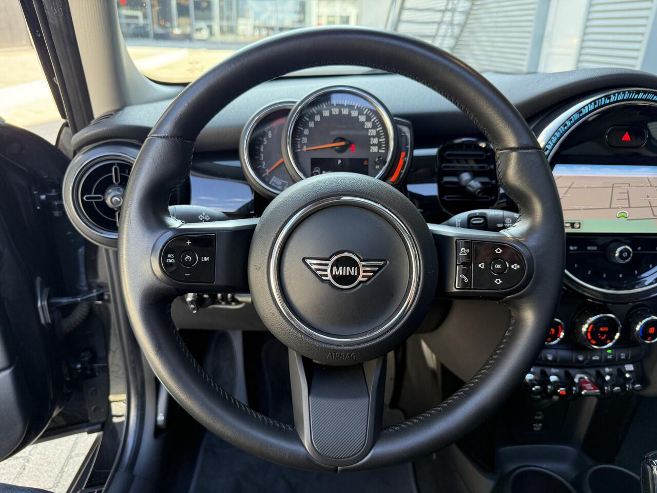 Mini COOPER Mini 5drs 1.5 Pano/Camera/Leder/Apple