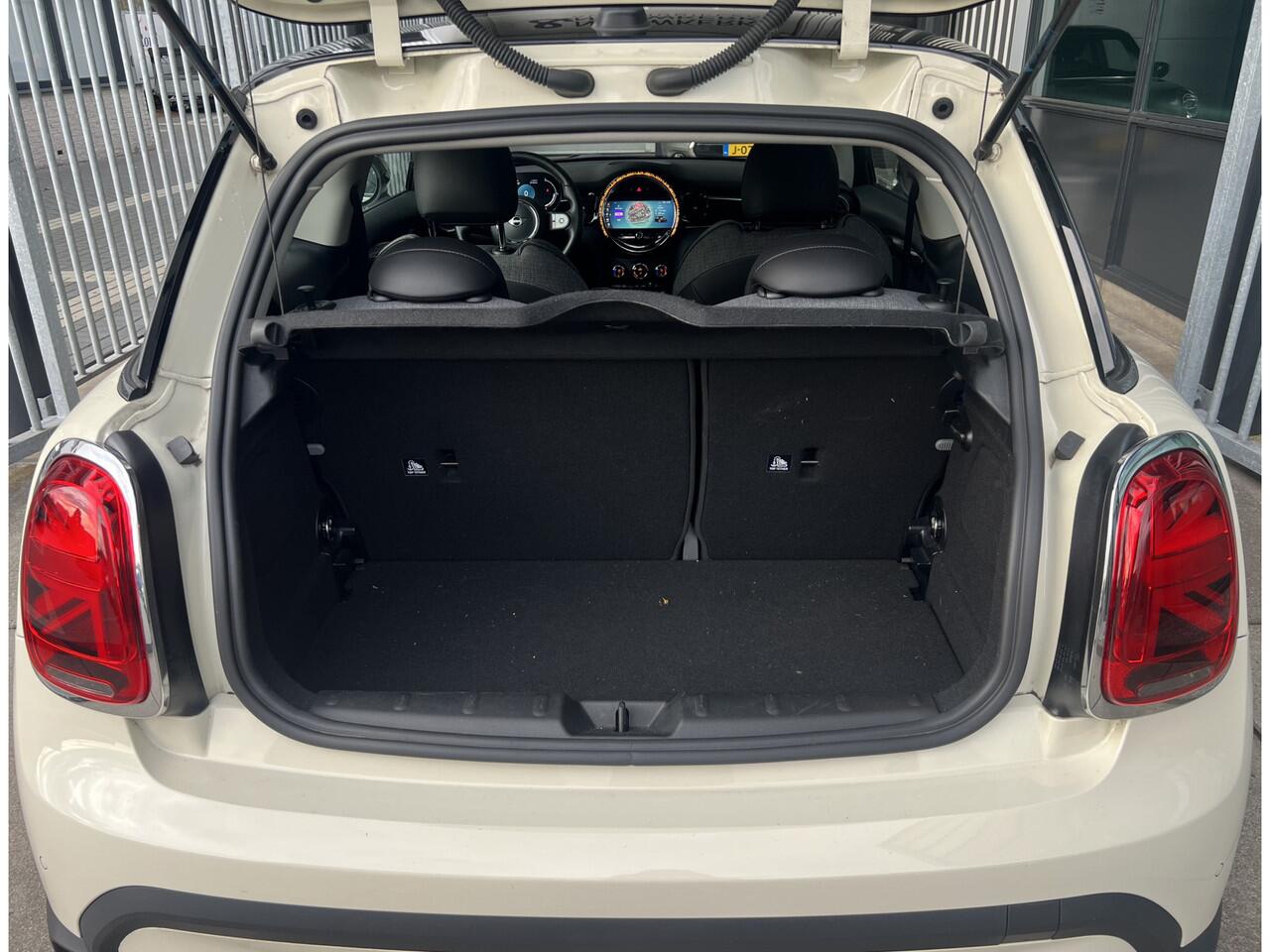 Mini COOPER Mini 1.5 Classic | AUTOMAAT | CARPLAY/ANDROID | NAVI | CRUISE CONTROL | LMV | PDC | CLIMATE CONTROL | LED | DAB | BLUETOOTH