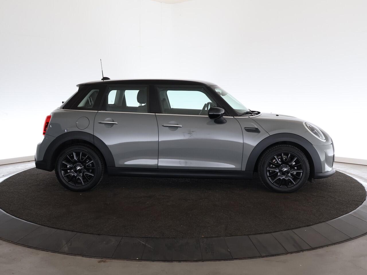 Mini COOPER Mini 1.5 Business Edition | Black style | PDC | Clima |*