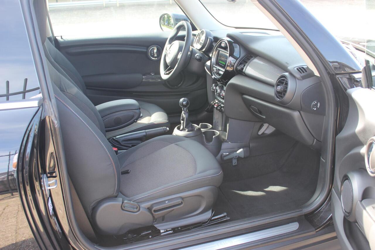Mini COOPER Mini 1.5 Navigatie, 136PK!