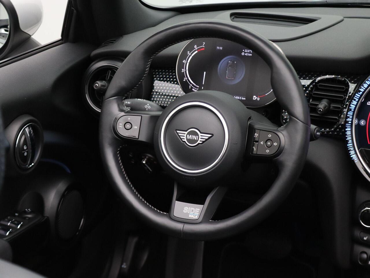 Mini COOPER Cabrio Sidewalk Edition + Achteruitrijcamera + Comfort Access + Driving Assistant Pakket + Comfort Plus Pakket + Elektrisch verwarmde voorstoelen + PDC + LED