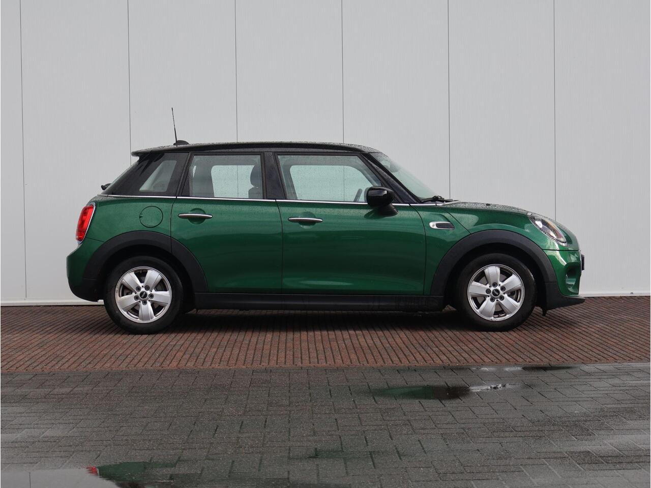 Mini COOPER 1.5 Multifunctioneel stuurwiel/ Cruise Control/ Navigatie