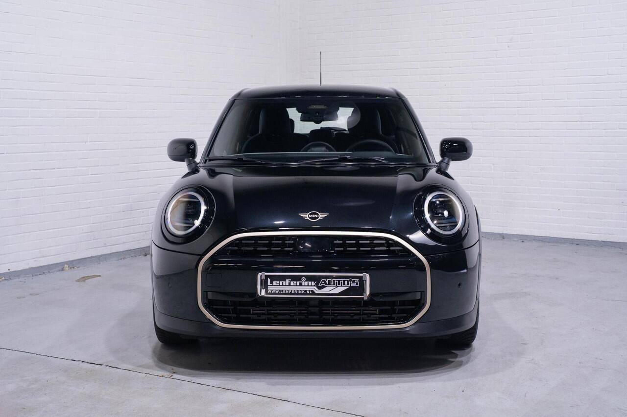 Mini COOPER Mini 1.5 C Classic XS Navi PDC v+a Cruise Camera Lederen bekleding Stoel/stuurverw. Clima Led koplampen Apple Carplay