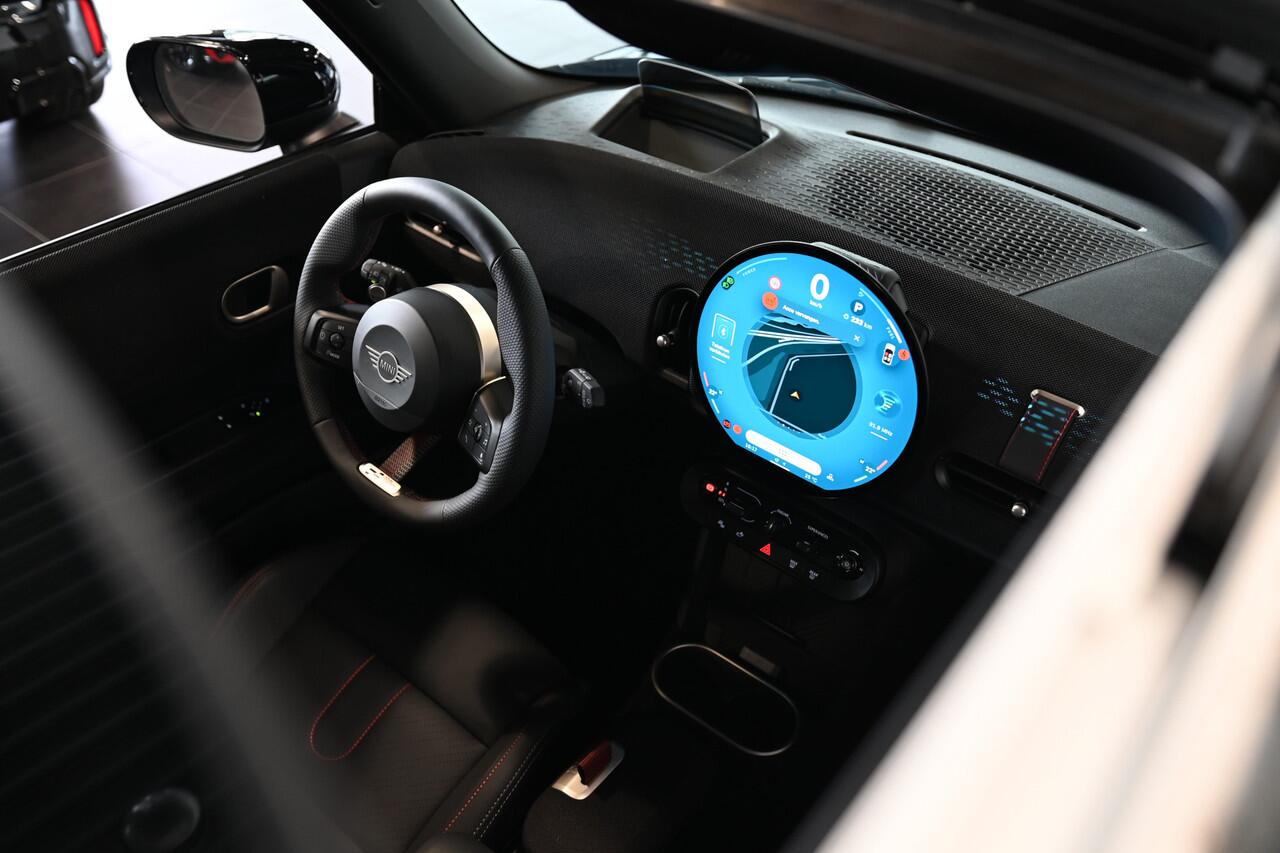 Mini COOPER Hatchback C Automaat / John Cooper Works / Pakket M / 18" JCW Lap Spoke 2-tone