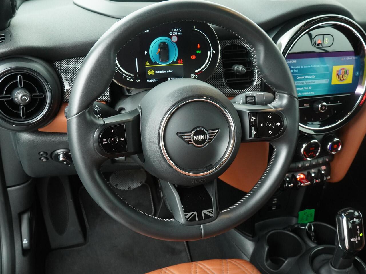 Mini COOPER Cabrio MINI Yours | Achteruitrijcamera | Stoelverwarming | Head-Up | Keyless Entry |