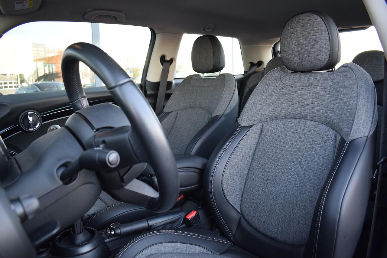 Mini COOPER Mini 1.5 Camden Edition | Apple CarPlay | Half Leer | Cruise | Climate