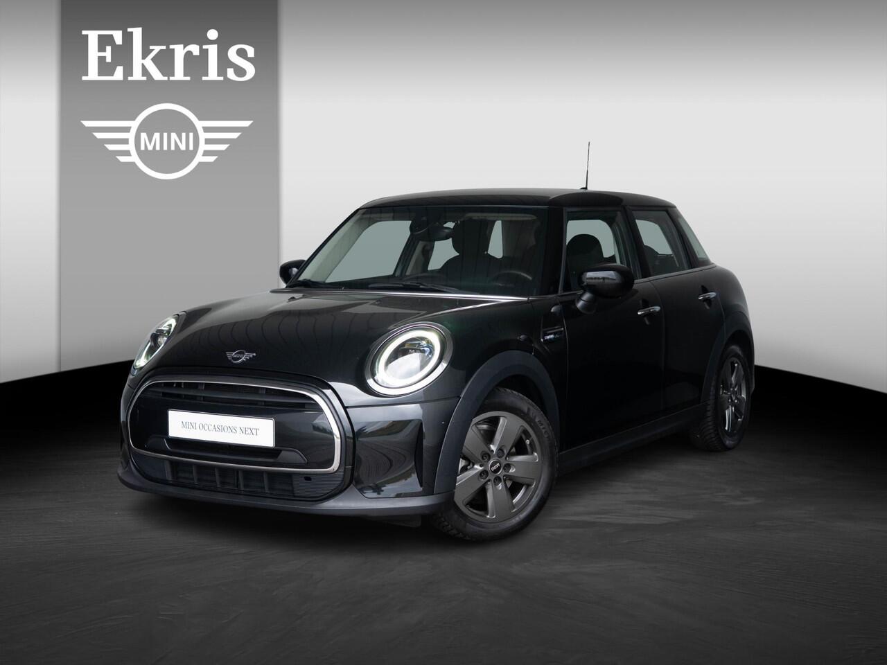 Mini COOPER 5-Deurs Aut. Classic Navi Premium pakket + 16" LM Revolite Spoke + Ambiance verlichting + Parkeersensoren + Climate Control