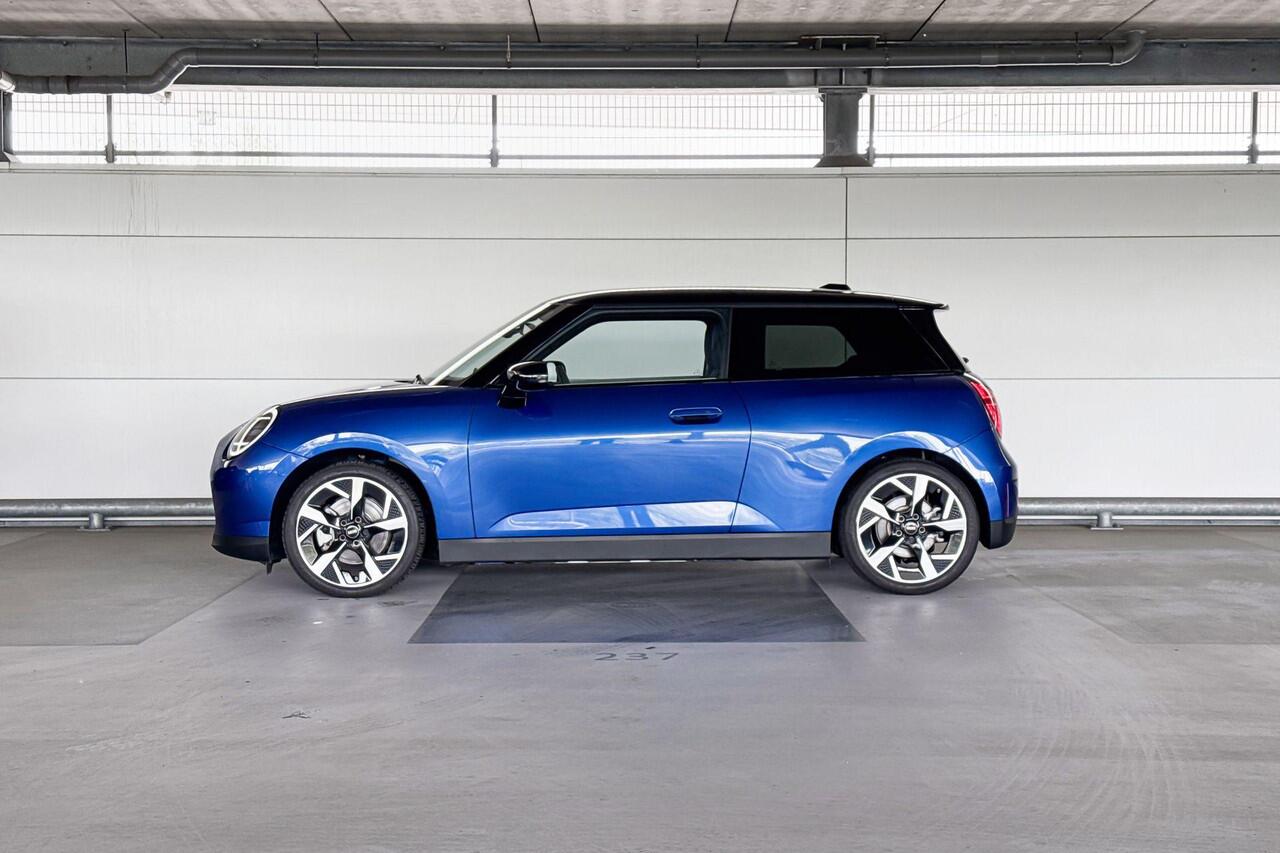 Mini COOPER 3-deurs E Favoured M 40.7 kWh