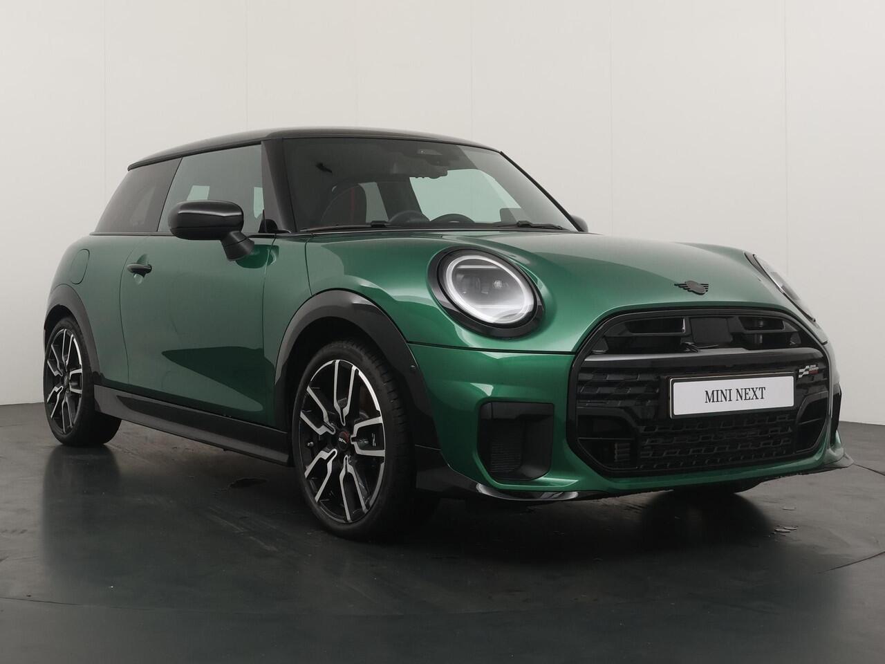 Mini COOPER 3-deurs C JCW Trim | Pakket M | Stoel-stuurverwarming | Schuif-kantel dak | Achteruitrijcamera | Head-Up | Cruise |