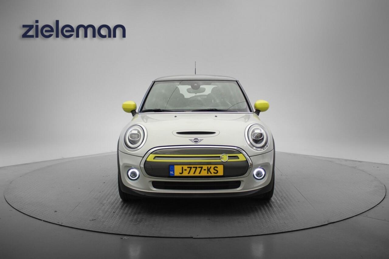 Mini COOPER Electric Essential 33 kWh - Carplay, Navi, Half Leer, Camera, Stoelverw.