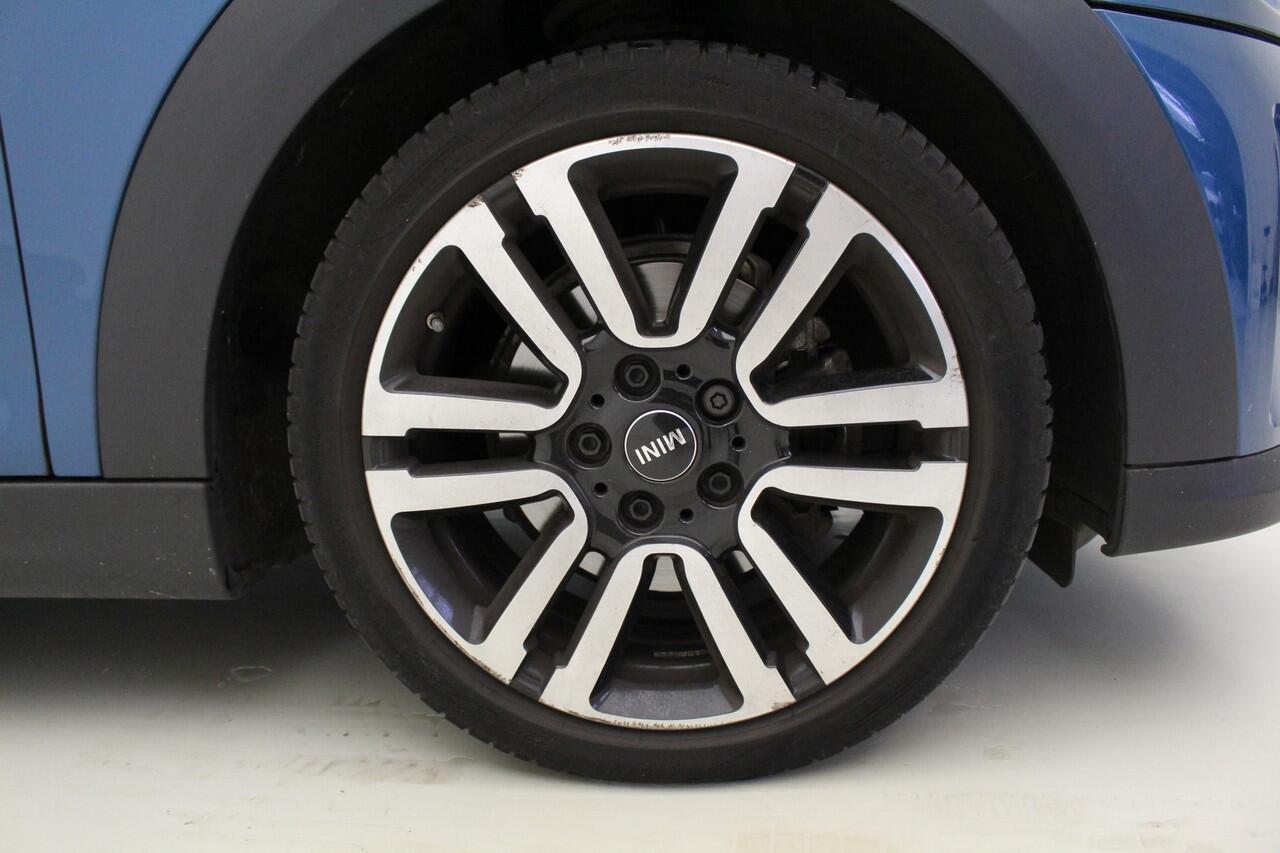 Mini COOPER 5-deurs Classic | Panorama | 17" | Led | Automaat