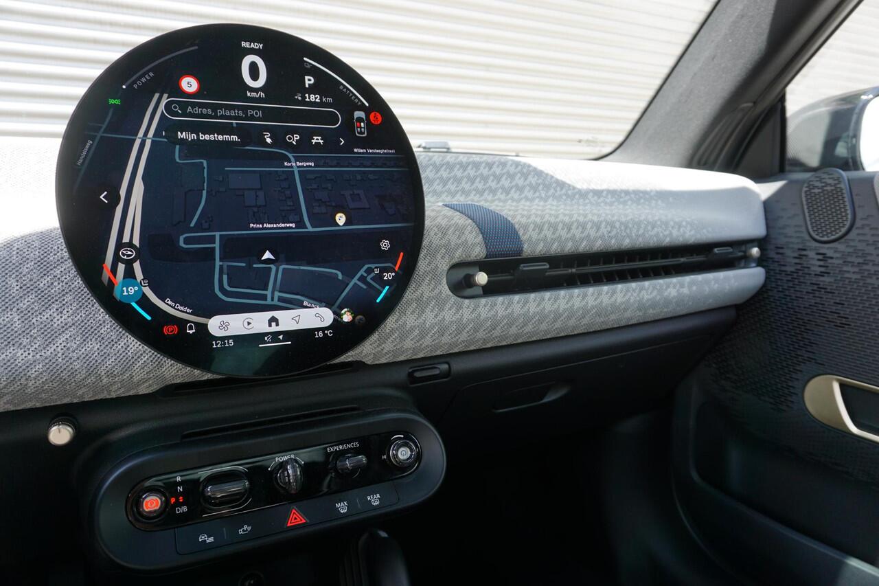 Mini COOPER 3-deurs E Favoured Trim | Pakket M | Comfort Access | Glazen panoramadak | MINI Head-Up Display | Parking Assistant | Driving Assistant